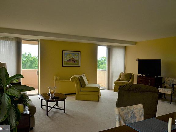 4th image of 2401 Pennsylvania Ave APT 805