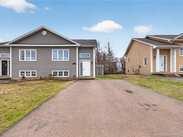 913 Bernard St, Dieppe, NB E1A 4A6