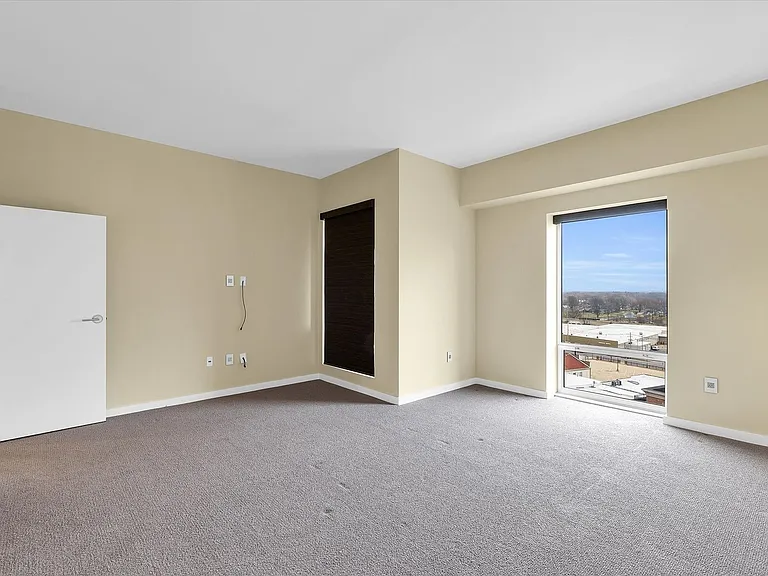 301 N Neil St #808-809 — Photo 34
