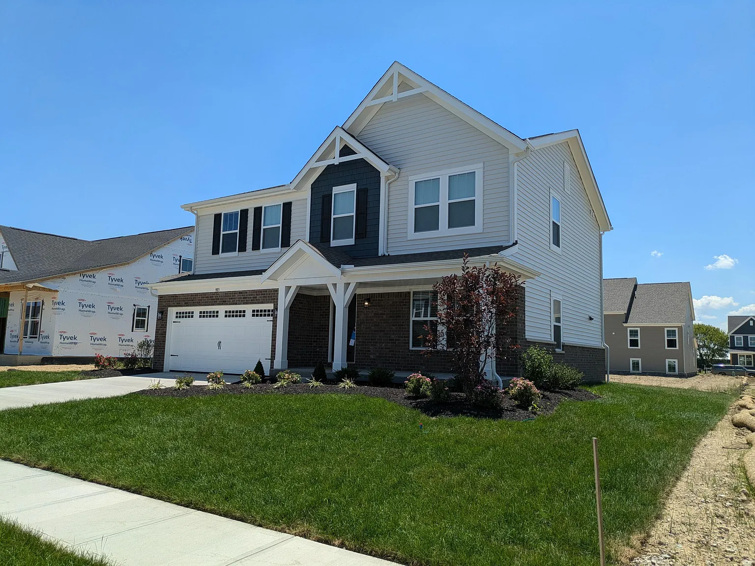 3 bed, 2.5 bath, 2276 sqft, $2,999 — Photo 3