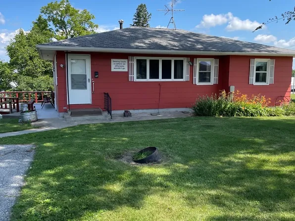 110 Lincoln St, Brooklyn, IA 52211