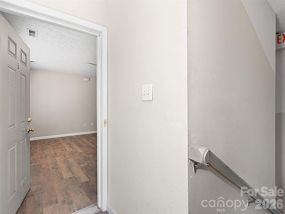 3rd image of 237 Camelot Dr APT B