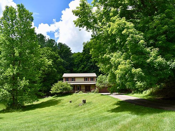 4th image of 990 Briar Hill Dr
