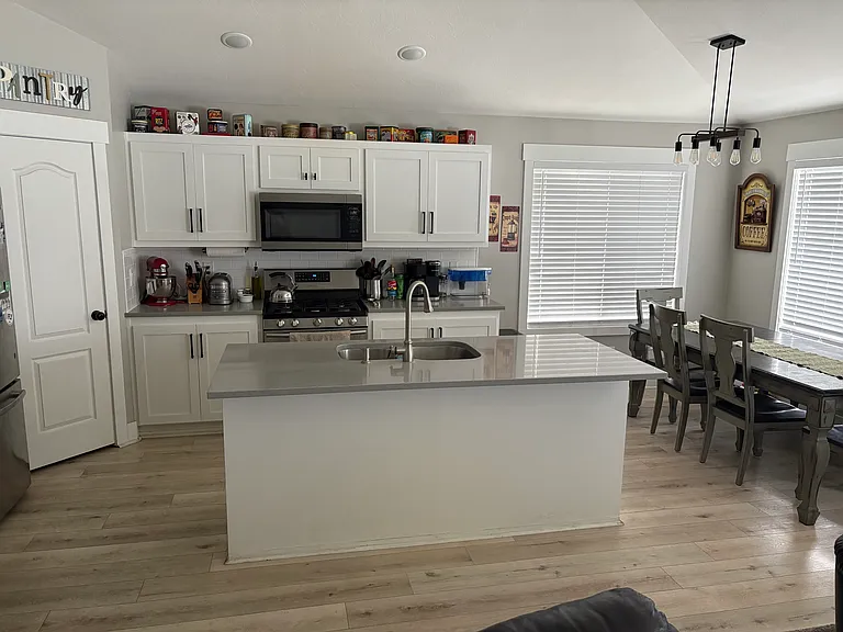 55 E Spring Creek Pkwy — Photo 2