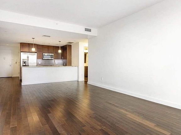 4th image of 10820 71st Ave APT 7G