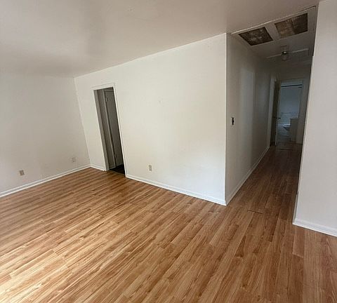 5th image of 203 Don Eve Ct Unit K
