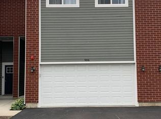 906 Gillespie Ln, Yorkville, IL 60560