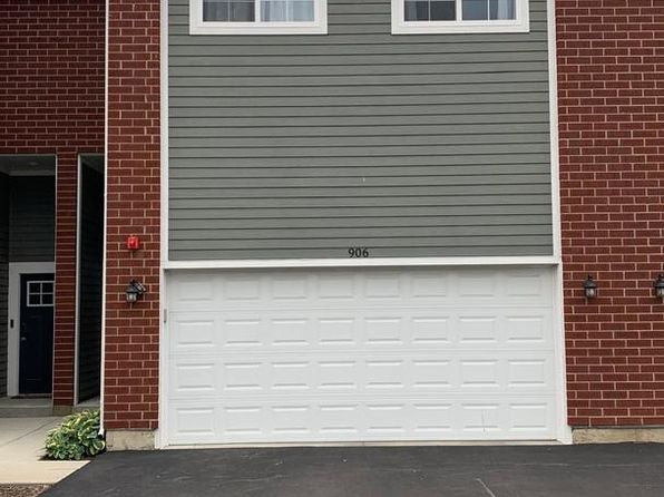 906 Gillespie Ln, Yorkville, IL