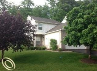 6616 Pond View Rd #1, Clarkston, MI 48346