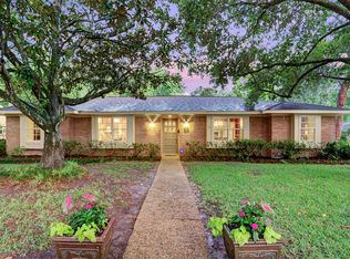 5819 Portal Dr, Houston, TX 77096