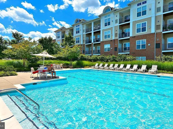 3830 Lightfoot St Unit 425, Chantilly, VA 20151