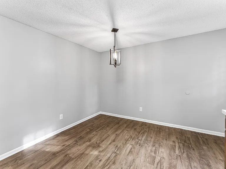 1322 N Harvey Dr — Photo 11