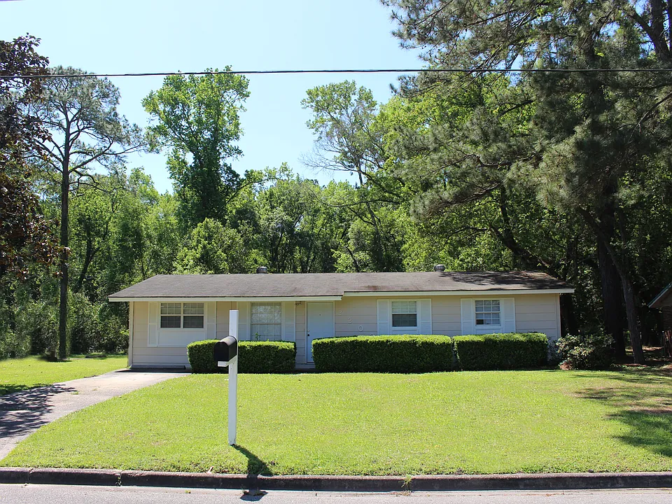 2203 Melanie Dr
