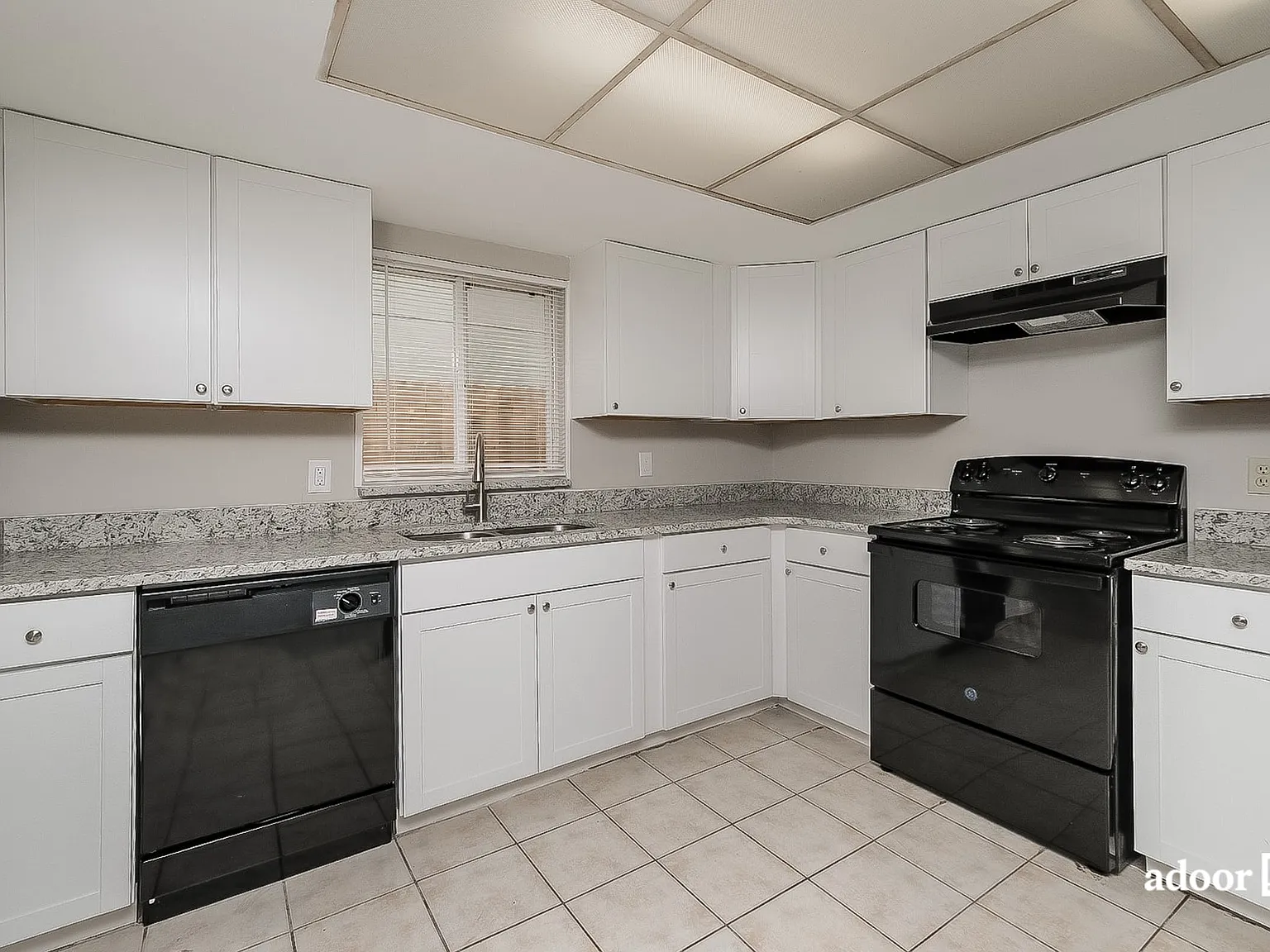 3 bed, 2.0 bath, 1365 sqft, $1,845 — Photo 2