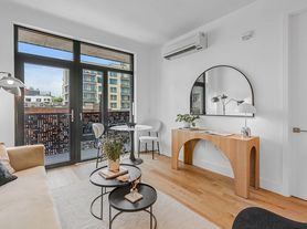 38-27 32nd St