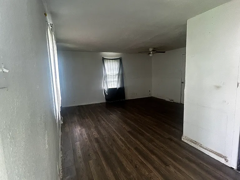 313 Green St — Photo 7