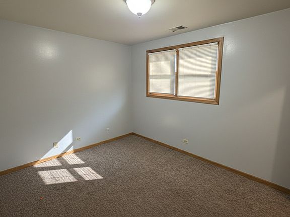 4th image of 445 W 37th St