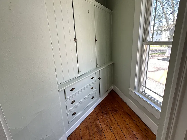 28 King St #1 — Photo 9