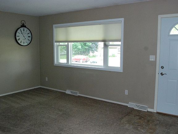 Living room/front door 