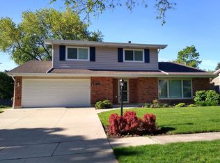 539 E Juniper Dr, Palatine, IL 60074