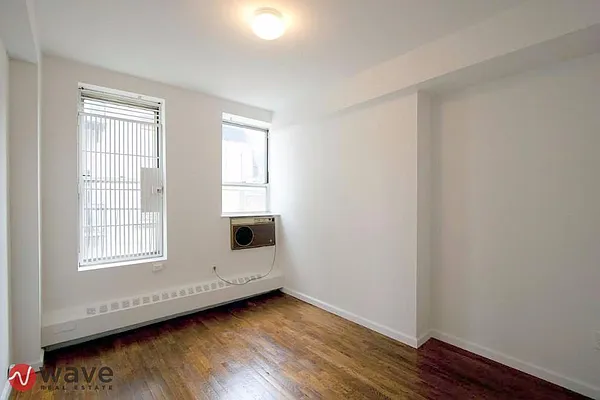 Rented by Wave Real Estate Group | media 6