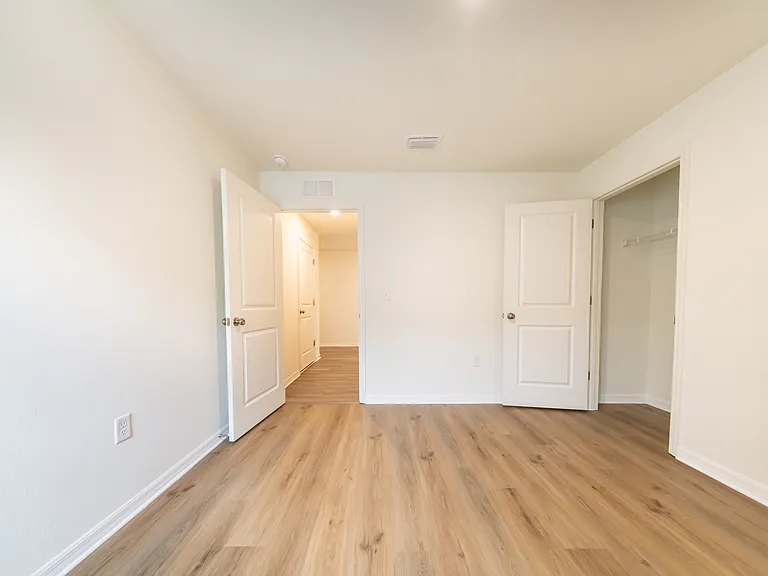 1828 Grand Ridge St S — Photo 19