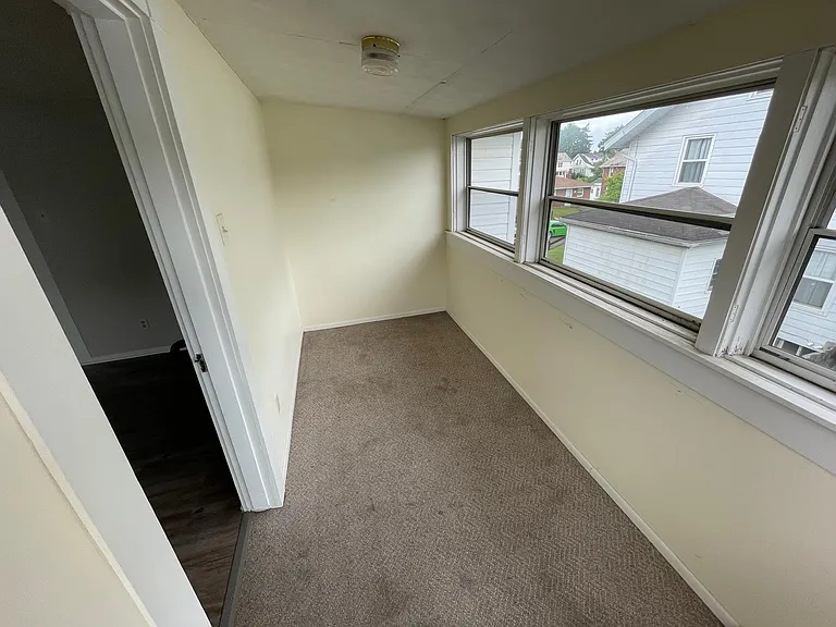 264 1/2 Woods Ave — Photo 17