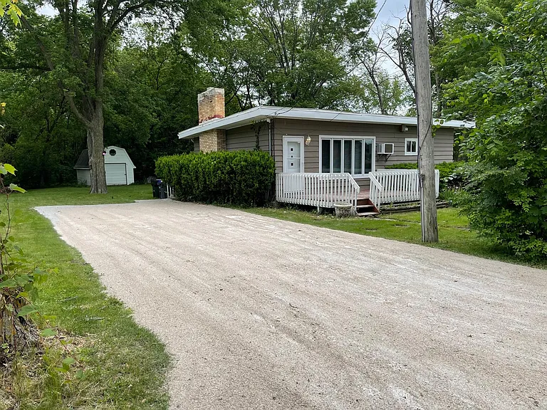 26076 W Parkview Dr — Photo 1