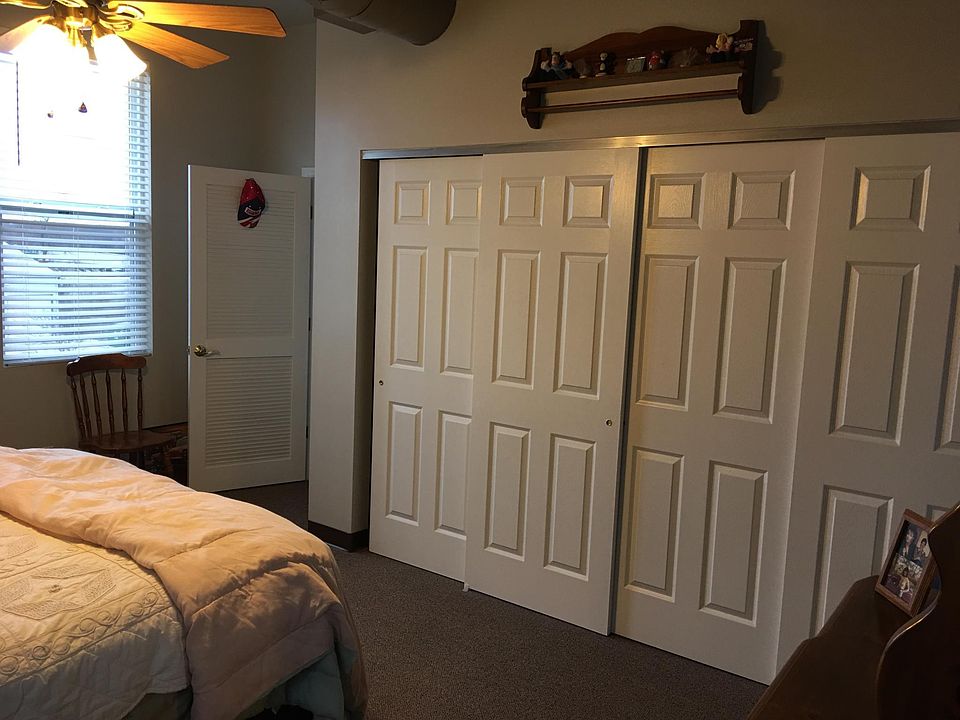 12' CLOSET