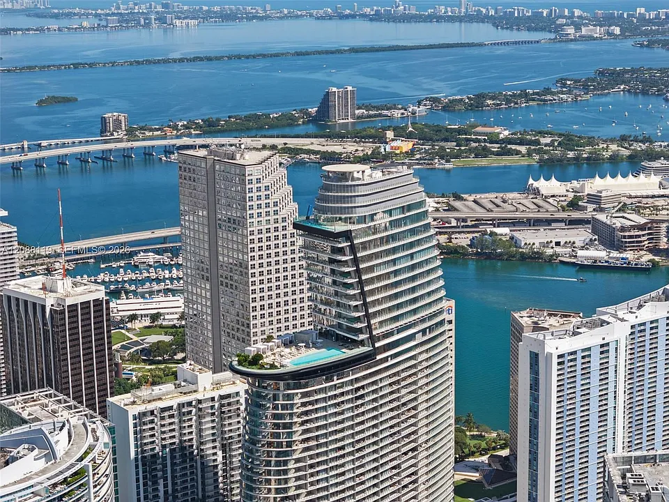 300 Biscayne Boulevard Way #4007W
