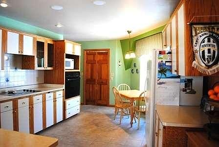 5th image of 503 Hawthorn Ln
