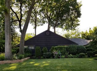 55 Buckeye Rd, Glen Cove, NY 11542
