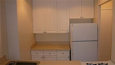3rd image of 304 Mulberry St APT 3A