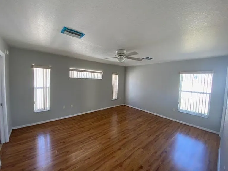 8427 SW 136th St — Photo 7
