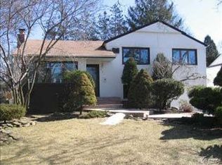 551 Pontiac Rd, East Meadow, NY 11554