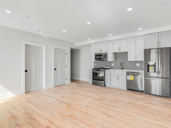 97 Condor St #5, Boston, MA 02128