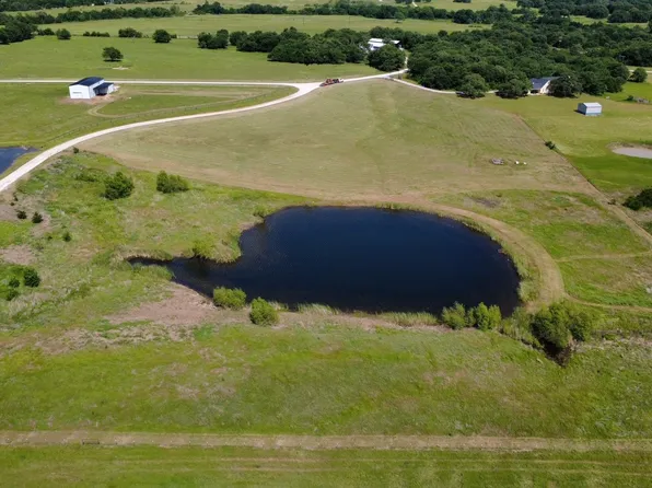 524 Jrc Rd, Gainesville, TX 76240