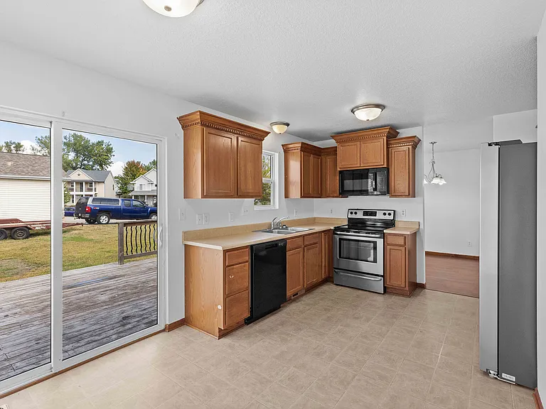 2810 SW Reunion Dr — Photo 9