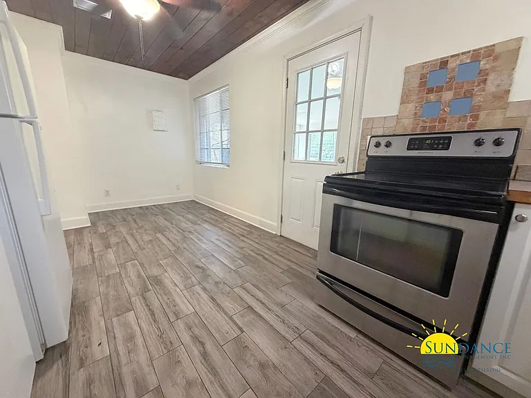 255 Brooks St — Photo 5