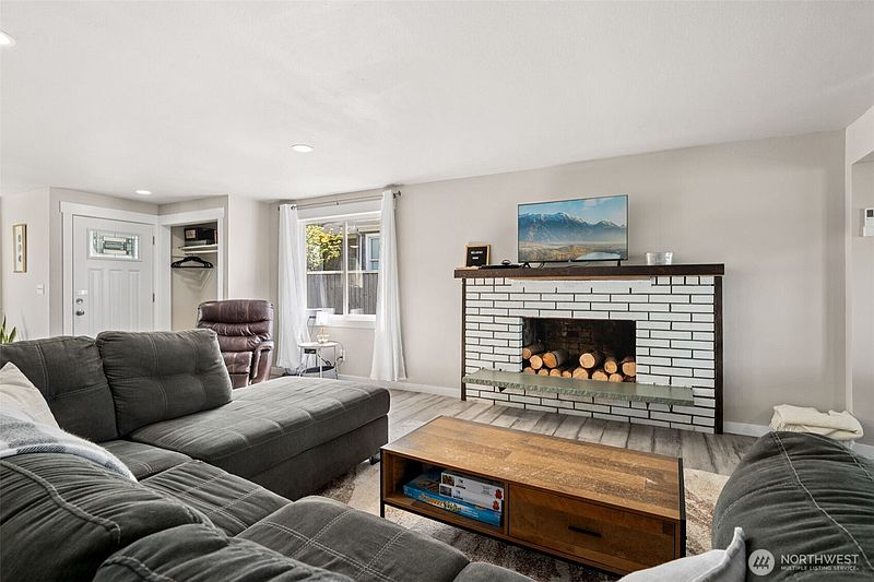 3rd image of 34 4th Street S