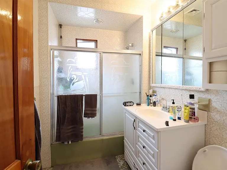 Bathroom shared with 2 other people