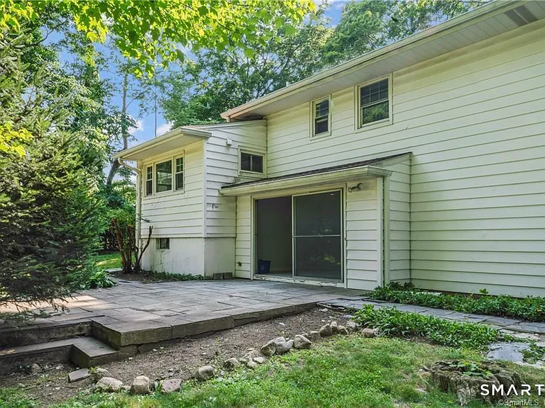 791 Newfield Ave — Photo 33