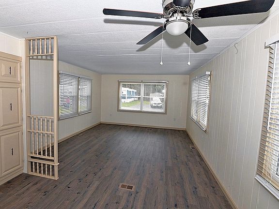 4th image of 44 Clems Way