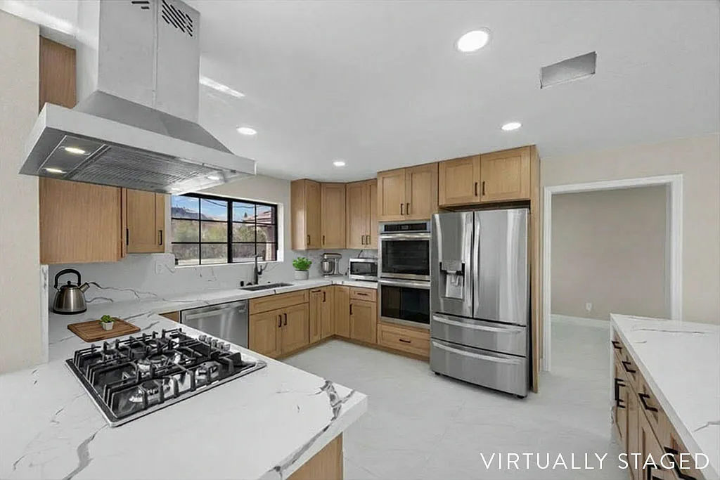 5 bed, 3.5 bath, 4234 sqft, $4,988 — Photo 4