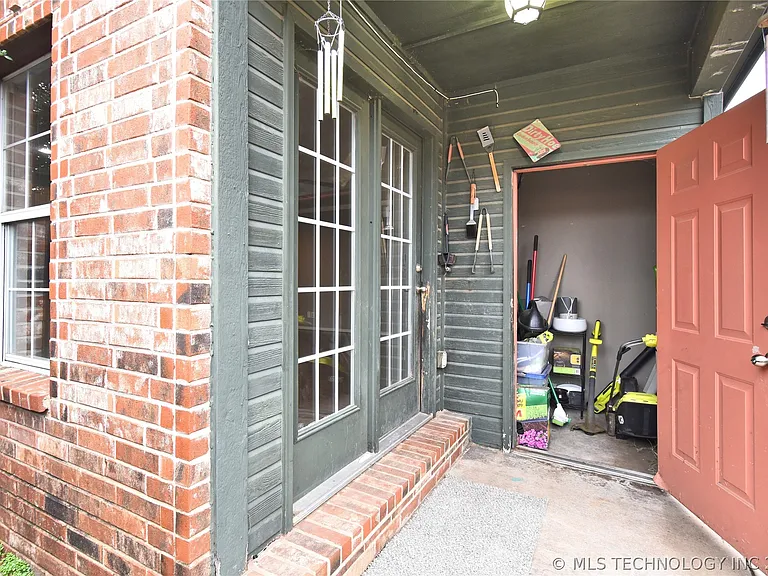 310 W K St — Photo 21