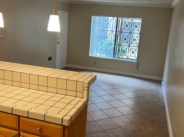 225 W 6th St APT 214, Long Beach, CA 90802