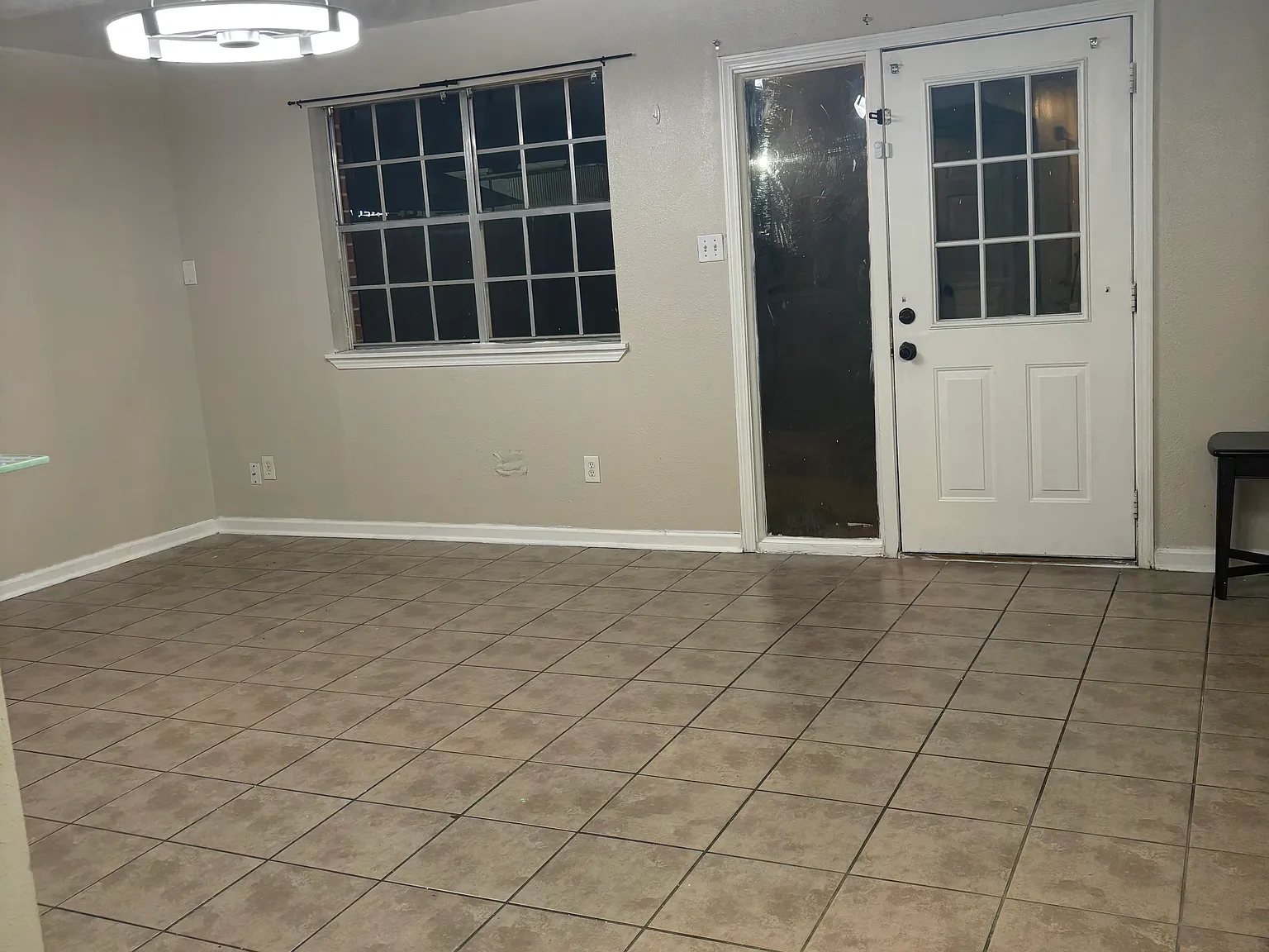 3 bed, 1500 sqft, $1,600 — Photo 1