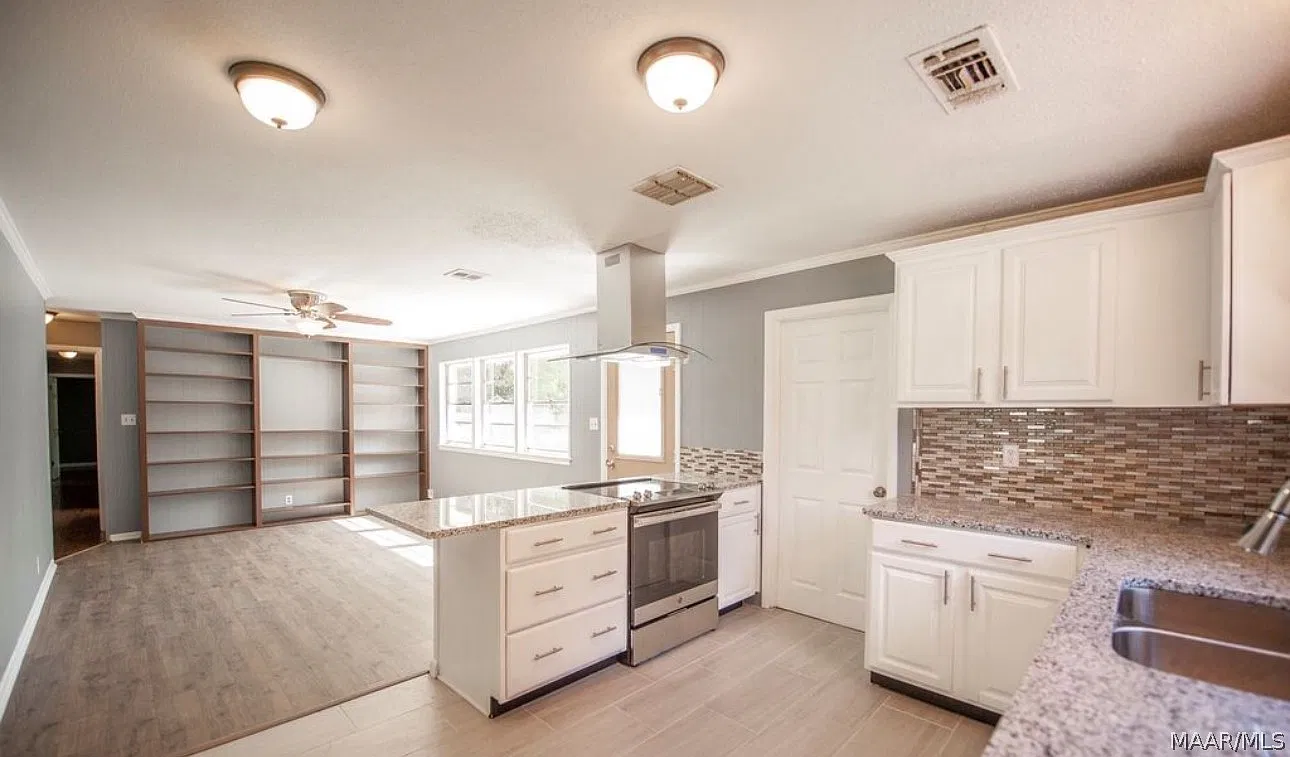 4 bed, 2.0 bath, 1690 sqft, $1,350 — Photo 3