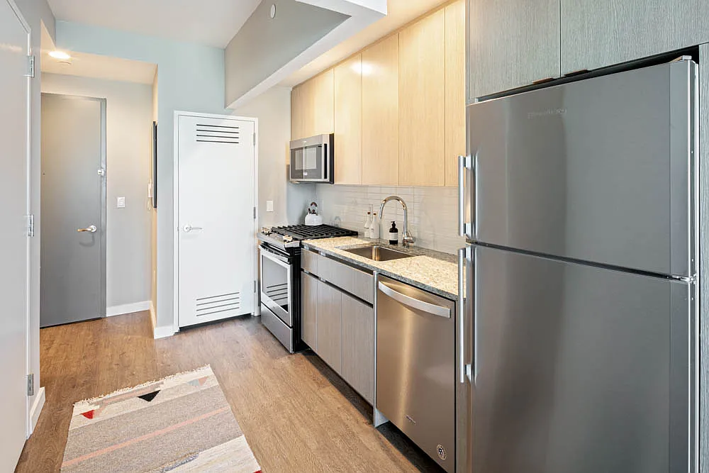 22-44 Jackson Avenue — Photo 2