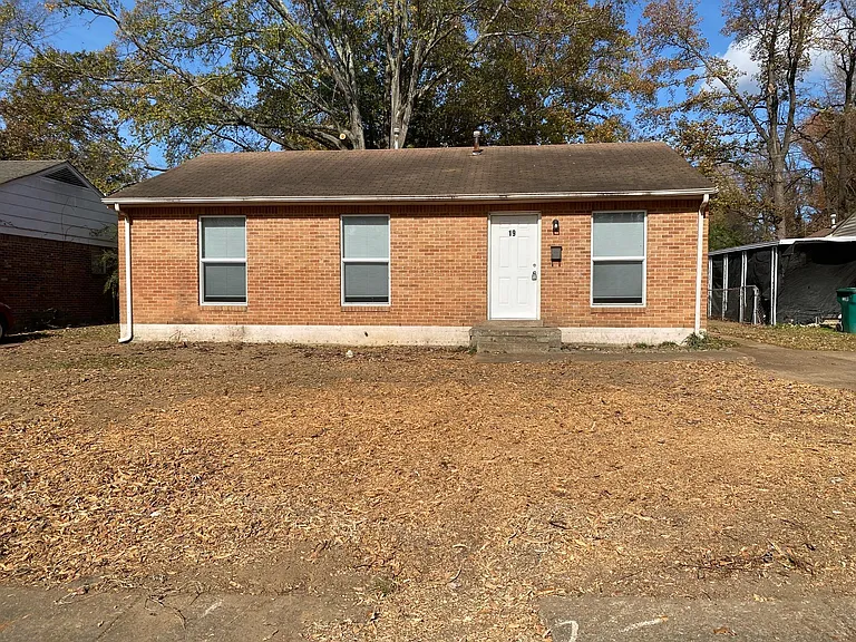 19 Rolling Meadows Dr — Photo 1